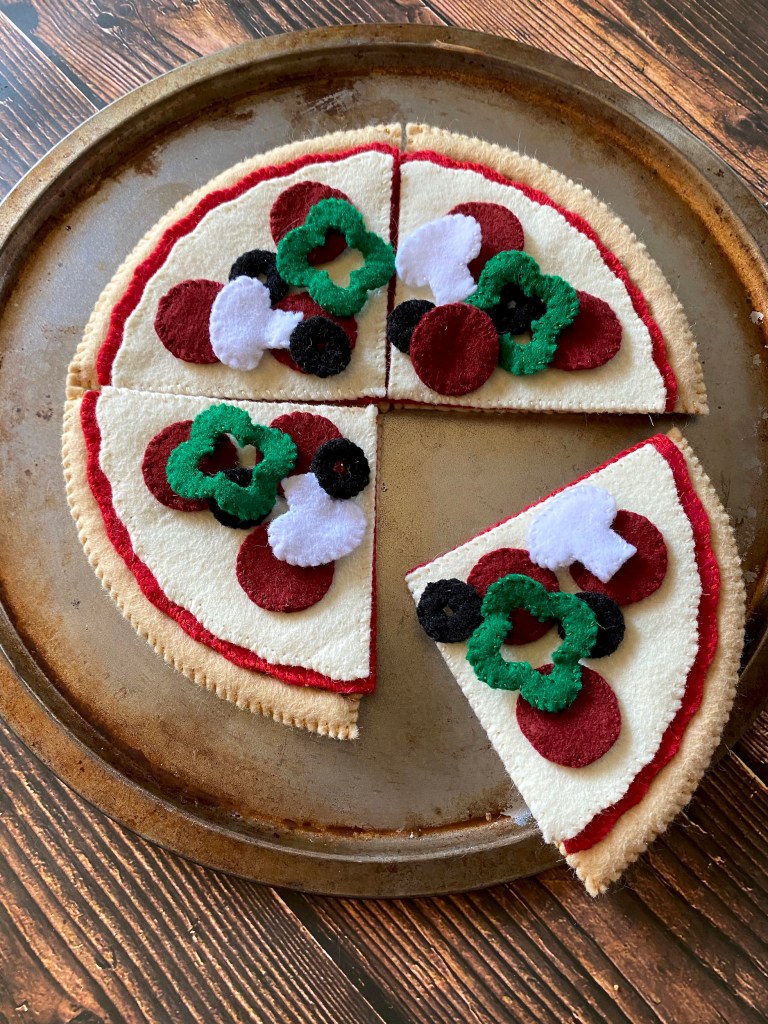 DIY Felt Pizza