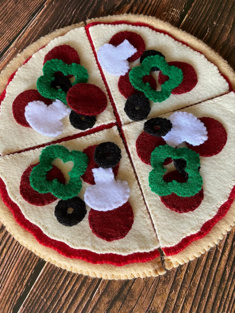 DIY Felt Pizza